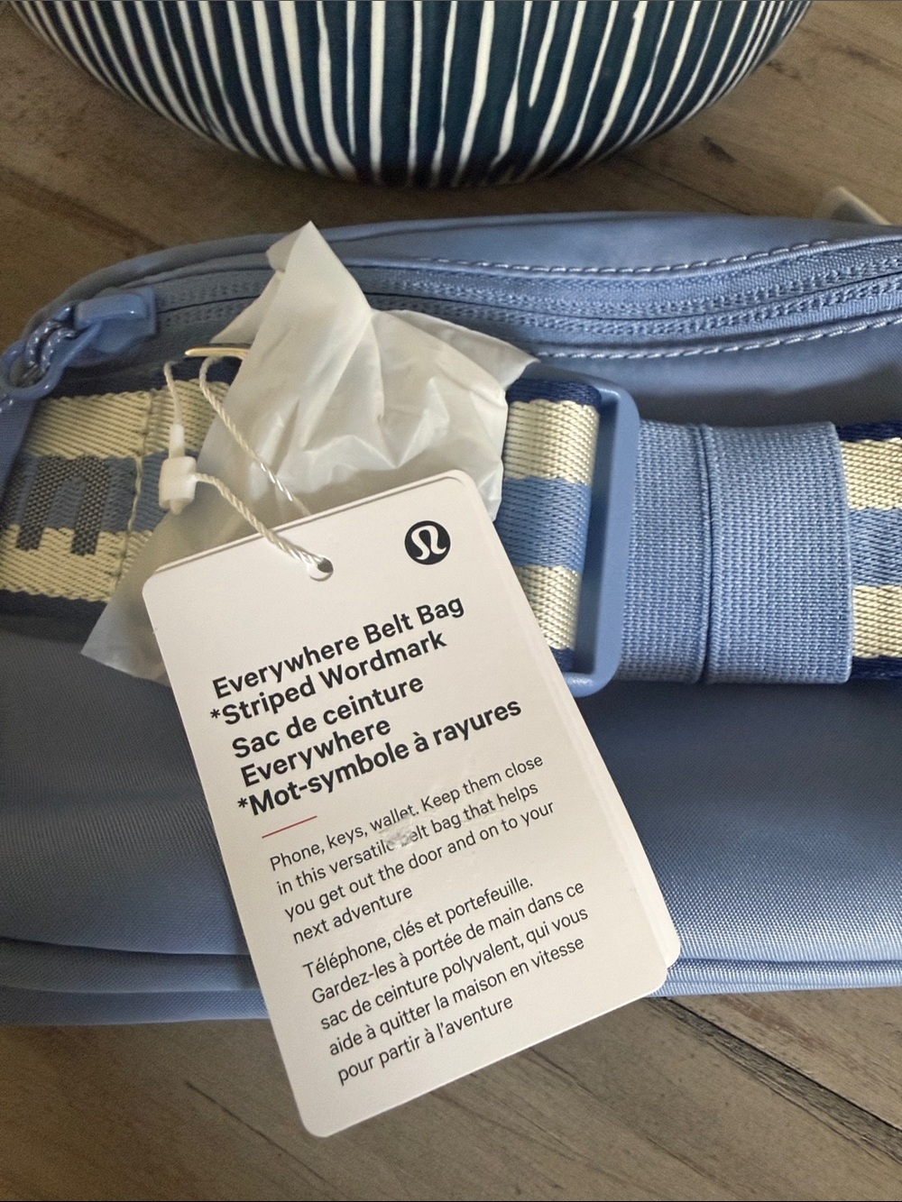 Lululemon Everywhere Belt Bag *Striped Wordmark - Picture 6 of 7